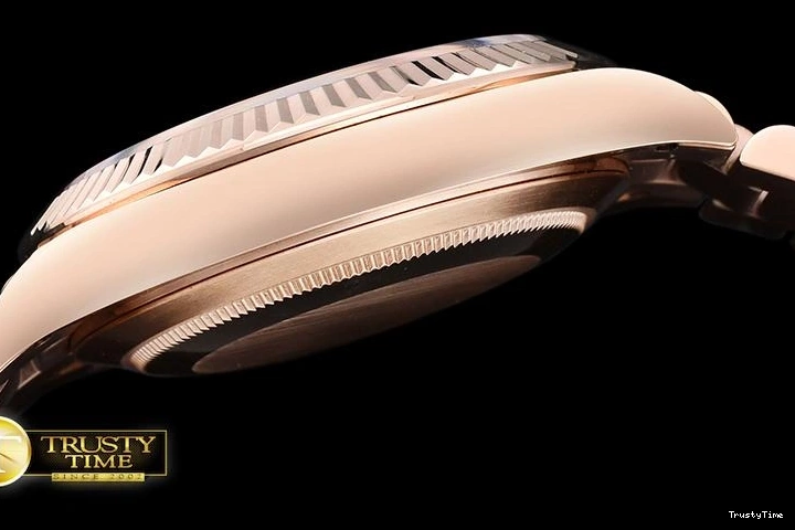 0213 RDD0218A – DayDate 40mm Casual 690